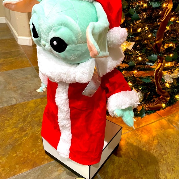 Star Wars Grogu Baby Yoda
Holiday Greeter - New with tag - Picture 4 of 10
